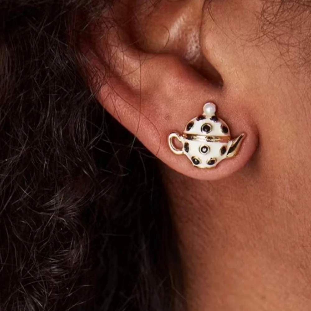 🖤▪️Kate Spade▪️ Tea Time Alice in Wonderland Studs - black and white